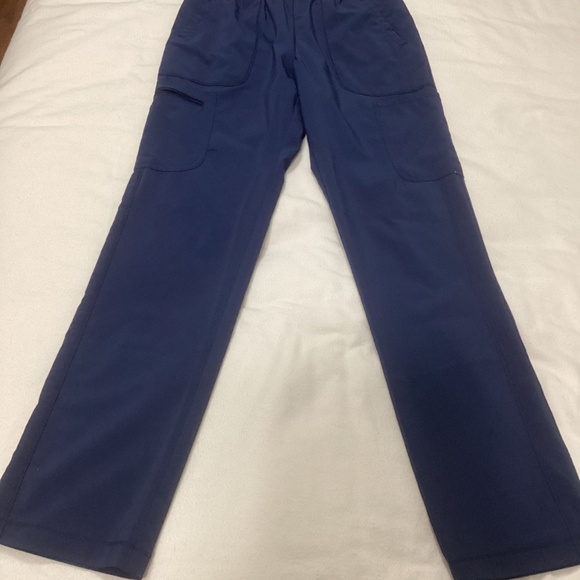 Cherokee Infinity Scrubs - Picture 10 of 12